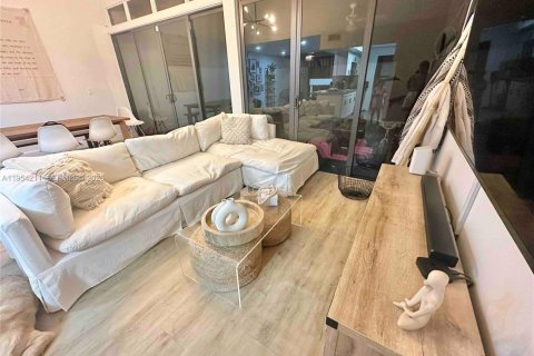 Купить таунхаус в Майами, Флорида 3 спальни, 171.96м2, № 2009085 - фото 4