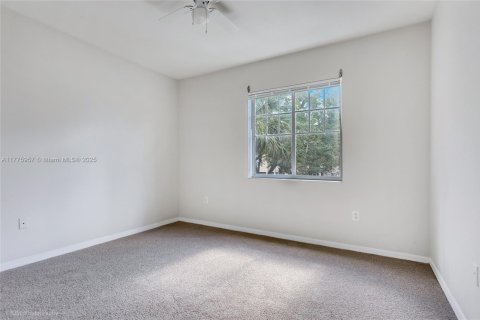 Condo in West Palm Beach, Florida, 3 bedrooms  № 1860828 - photo 9