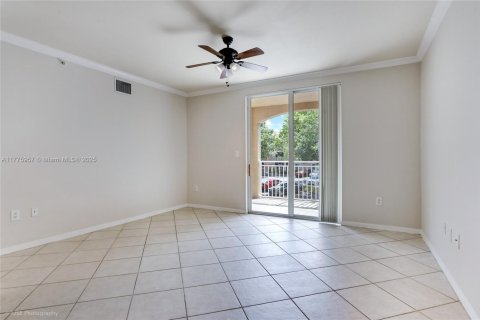 Condo in West Palm Beach, Florida, 3 bedrooms  № 1860828 - photo 2