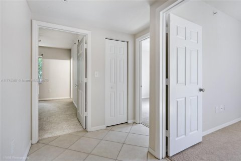Condo in West Palm Beach, Florida, 3 bedrooms  № 1860828 - photo 13