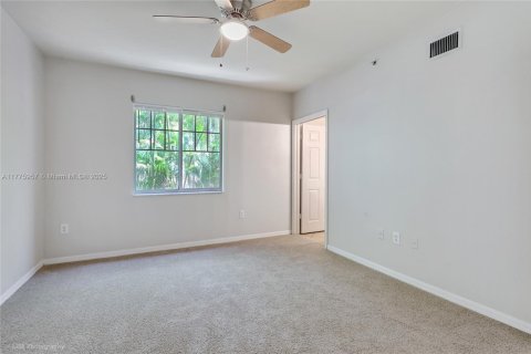 Condo in West Palm Beach, Florida, 3 bedrooms  № 1860828 - photo 16