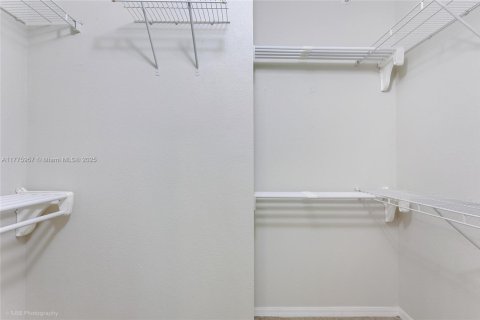 Condo in West Palm Beach, Florida, 3 bedrooms  № 1860828 - photo 11