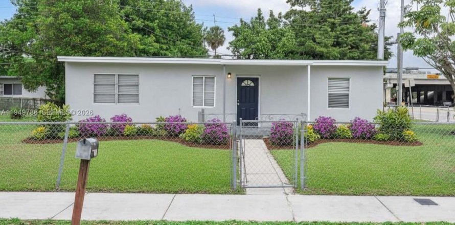 House in Miami Gardens, Florida 2 bedrooms, 93.65 sq.m. № 2007394