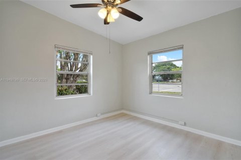 House in Miami Gardens, Florida 2 bedrooms, 93.65 sq.m. № 2007394 - photo 24