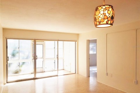 Condo in Sarasota, Florida, 2 bedrooms  № 1809906 - photo 6