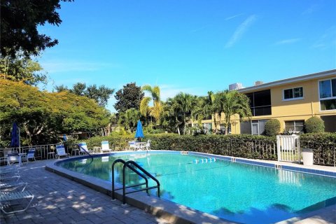 Condo in Sarasota, Florida, 2 bedrooms  № 1809906 - photo 25