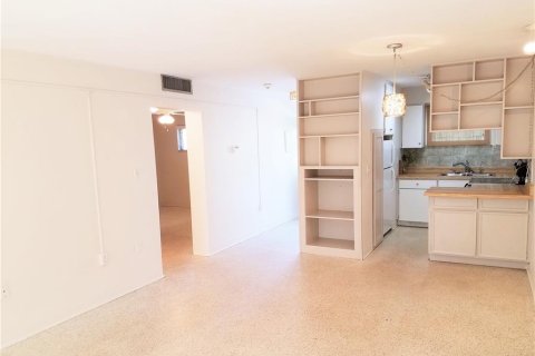 Condo in Sarasota, Florida, 2 bedrooms  № 1809906 - photo 8