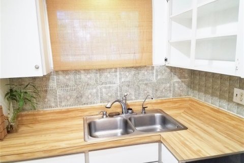 Condo in Sarasota, Florida, 2 bedrooms  № 1809906 - photo 3