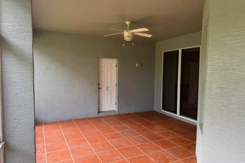 House in Palm Coast, Florida 4 bedrooms, 230.68 sq.m. № 1789095 - photo 30