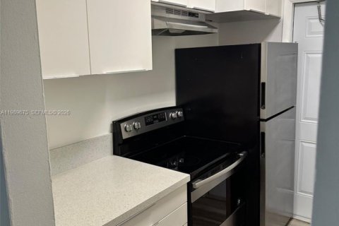 Apartamento en alquiler en North Bay Village, Florida, 1 dormitorio, 69.68 m2 № 2057630 - foto 3