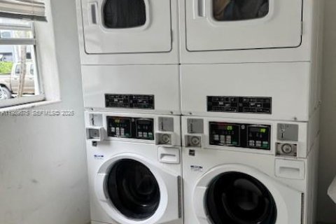 Apartamento en alquiler en North Bay Village, Florida, 1 dormitorio, 69.68 m2 № 2057630 - foto 12