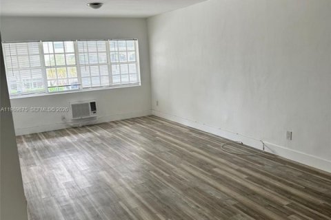 Apartamento en alquiler en North Bay Village, Florida, 1 dormitorio, 69.68 m2 № 2057630 - foto 6