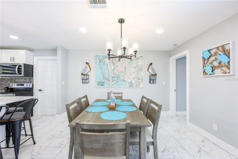 Casa en venta en Cape Coral, Florida, 3 dormitorios, 127.28 m2 № 1915158 - foto 21