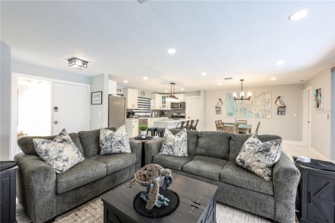 Casa en venta en Cape Coral, Florida, 3 dormitorios, 127.28 m2 № 1915158 - foto 18