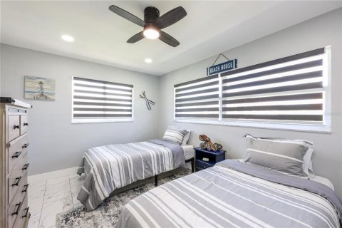 Casa en venta en Cape Coral, Florida, 3 dormitorios, 127.28 m2 № 1915158 - foto 11