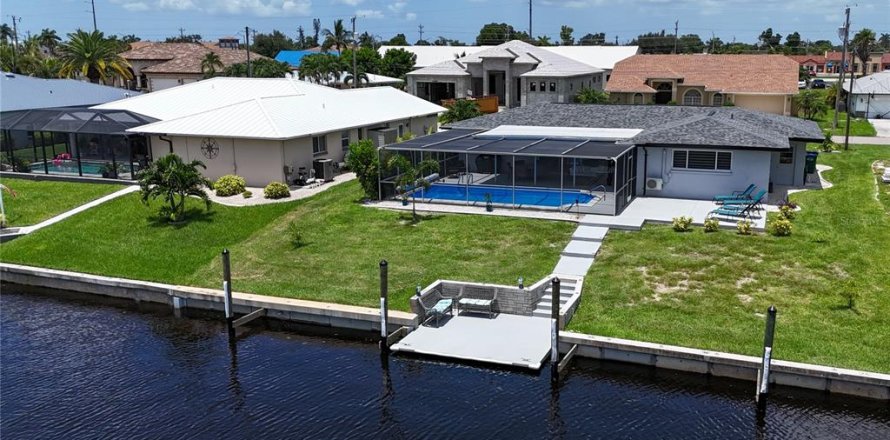 Casa en Cape Coral, Florida 3 dormitorios, 127.28 m2 № 1915158