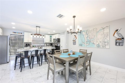 Casa en venta en Cape Coral, Florida, 3 dormitorios, 127.28 m2 № 1915158 - foto 20