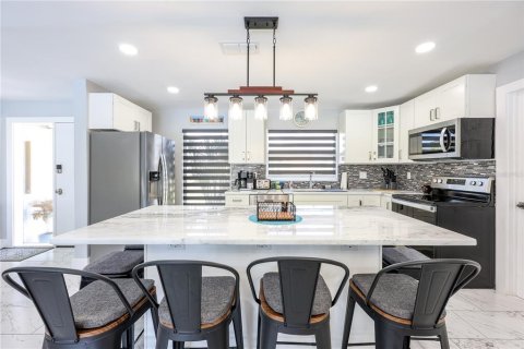 Casa en venta en Cape Coral, Florida, 3 dormitorios, 127.28 m2 № 1915158 - foto 4