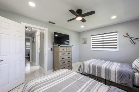 Casa en venta en Cape Coral, Florida, 3 dormitorios, 127.28 m2 № 1915158 - foto 12