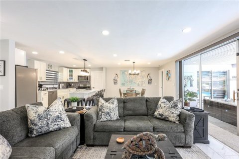 Casa en venta en Cape Coral, Florida, 3 dormitorios, 127.28 m2 № 1915158 - foto 19
