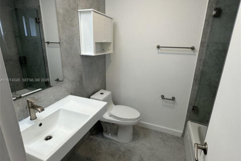 Condominio en alquiler en Coral Gables, Florida, 1 dormitorio, 55.74 m2 № 2036614 - foto 7