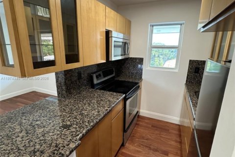 Condominio en alquiler en Coral Gables, Florida, 1 dormitorio, 55.74 m2 № 2036614 - foto 5