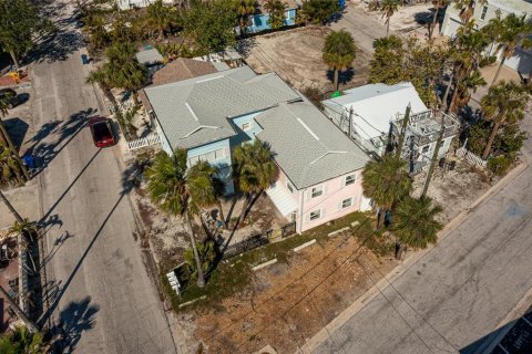 Propiedad comercial en venta en Treasure Island, Florida, 2 dormitorios, 189.89 m2 № 2166371 - foto 3
