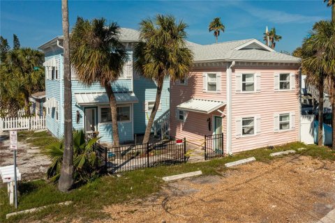 Propiedad comercial en venta en Treasure Island, Florida, 2 dormitorios, 189.89 m2 № 2166371 - foto 2
