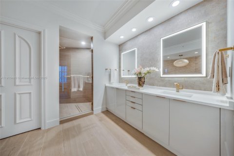 Condo in Miami Beach, Florida, 2 bedrooms  № 1967466 - photo 28