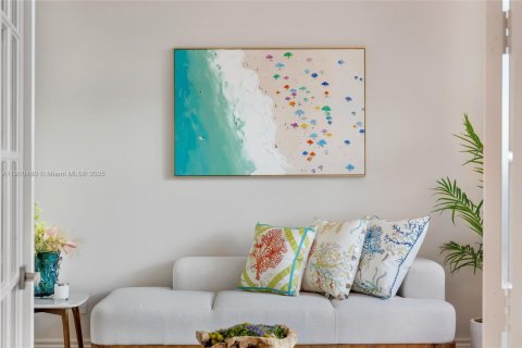 Condo in Miami Beach, Florida, 2 bedrooms  № 1967466 - photo 18