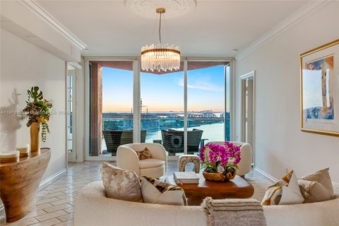 Condo in Miami Beach, Florida, 2 bedrooms  № 1967466 - photo 3