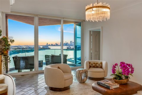 Condo in Miami Beach, Florida, 2 bedrooms  № 1967466 - photo 4