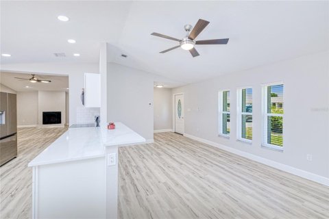 House in Punta Gorda, Florida 3 bedrooms, 162.39 sq.m. № 1870779 - photo 7