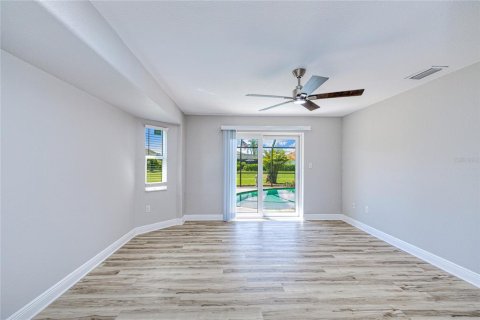 House in Punta Gorda, Florida 3 bedrooms, 162.39 sq.m. № 1870779 - photo 14
