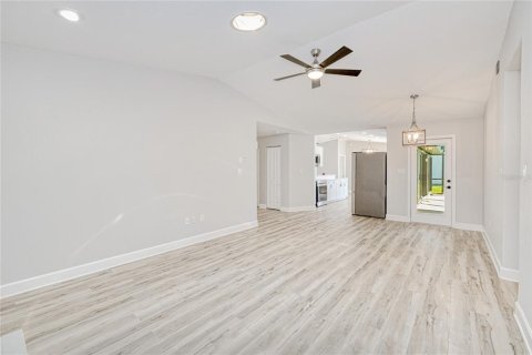 House in Punta Gorda, Florida 3 bedrooms, 162.39 sq.m. № 1870779 - photo 24
