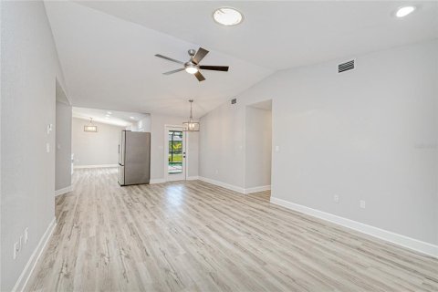 House in Punta Gorda, Florida 3 bedrooms, 162.39 sq.m. № 1870779 - photo 23