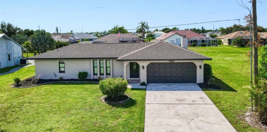 House in Punta Gorda, Florida 3 bedrooms, 162.39 sq.m. № 1870779