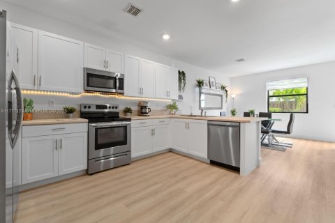 Townhouse in Homestead, Florida 4 bedrooms, 169.08 sq.m. № 1695547 - photo 8