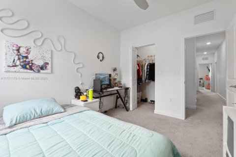 Townhouse in Homestead, Florida 4 bedrooms, 169.08 sq.m. № 1695547 - photo 24