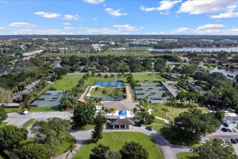 Condominio en alquiler en Wellington, Florida, 1 dormitorio, 83.61 m2 № 1080771 - foto 1