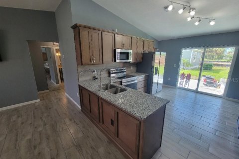 Villa ou maison à vendre à North Port, Floride: 3 chambres, 130.99 m2 № 1901222 - photo 4