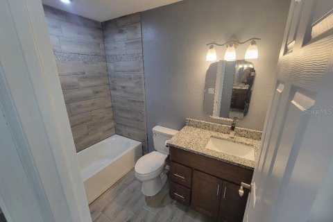 Villa ou maison à vendre à North Port, Floride: 3 chambres, 130.99 m2 № 1901222 - photo 10