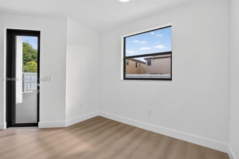 Casa en venta en Homestead, Florida, 5 dormitorios, 310.29 m2 № 2054395 - foto 17