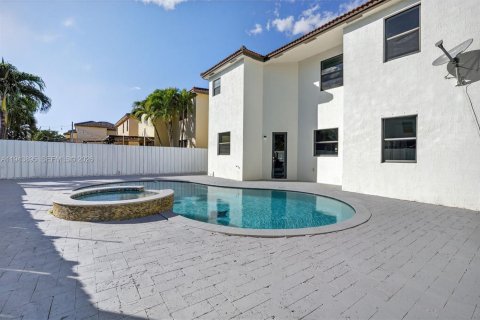 Casa en venta en Homestead, Florida, 5 dormitorios, 310.29 m2 № 2054395 - foto 3