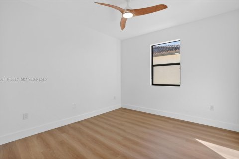 Casa en venta en Homestead, Florida, 5 dormitorios, 310.29 m2 № 2054395 - foto 25