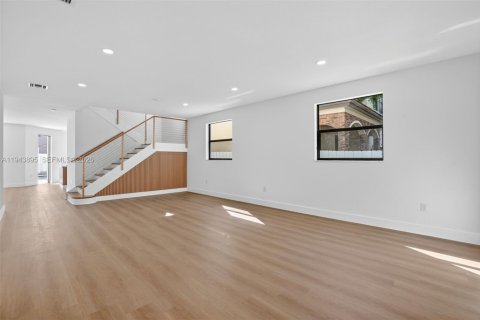 Casa en venta en Homestead, Florida, 5 dormitorios, 310.29 m2 № 2054395 - foto 5