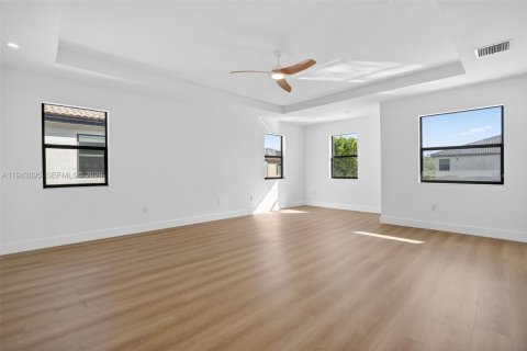 Casa en venta en Homestead, Florida, 5 dormitorios, 310.29 m2 № 2054395 - foto 20