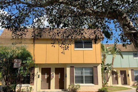 Copropriété à vendre à Plantation, Floride: 2 chambres, 87.14 m2 № 1925370 - photo 1