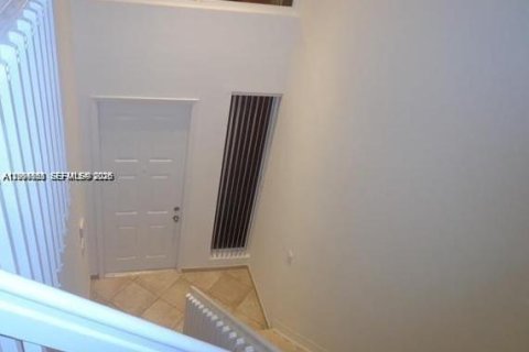 Townhouse in Pembroke Pines, Florida 3 bedrooms, 114.27 sq.m. № 2068729 - photo 7