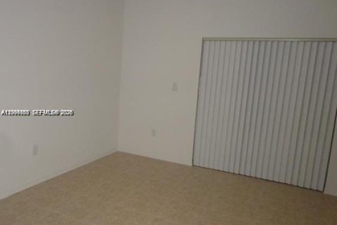 Townhouse in Pembroke Pines, Florida 3 bedrooms, 114.27 sq.m. № 2068729 - photo 6